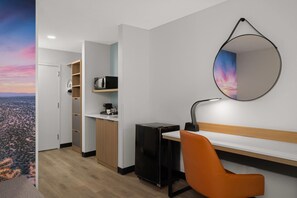 Suite, 1 King Bed, Non Smoking | Premium bedding, down comforters, pillowtop beds, desk - Wingate by Wyndham Los Alamos (Los Alamos)