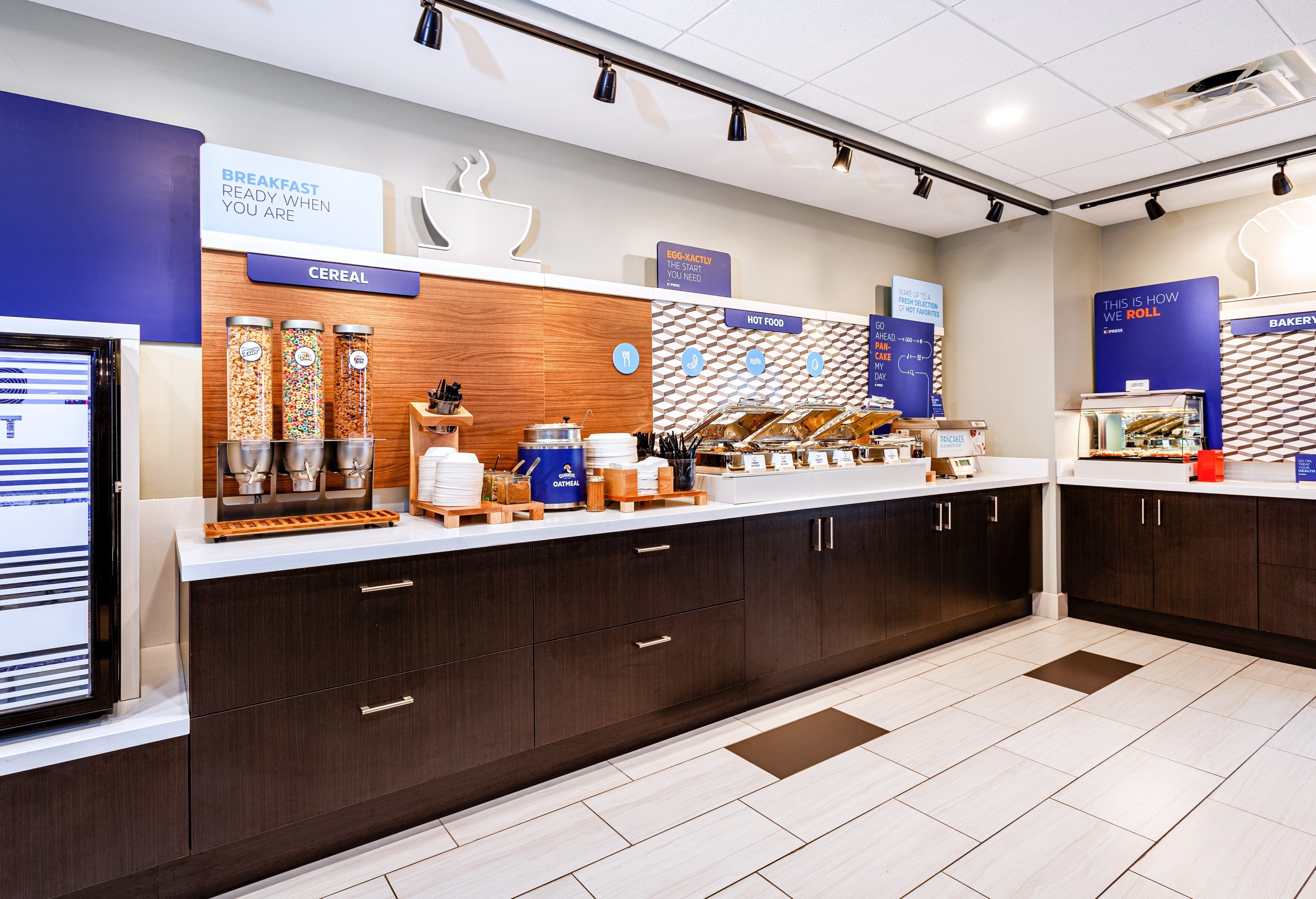 free buffet breakfast