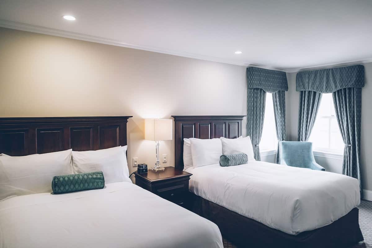 Ropa de cama de alta calidad, cubrecamas y colchones con pillow-top