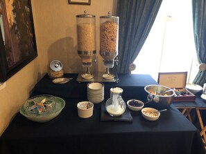 Desayuno para llevar gratuito y diario