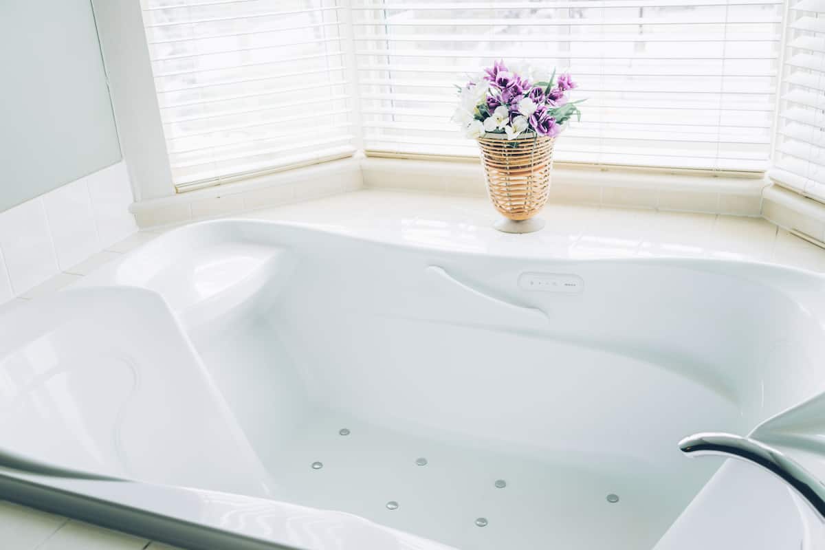 romantic suite, 1 king bed | jetted bathtub