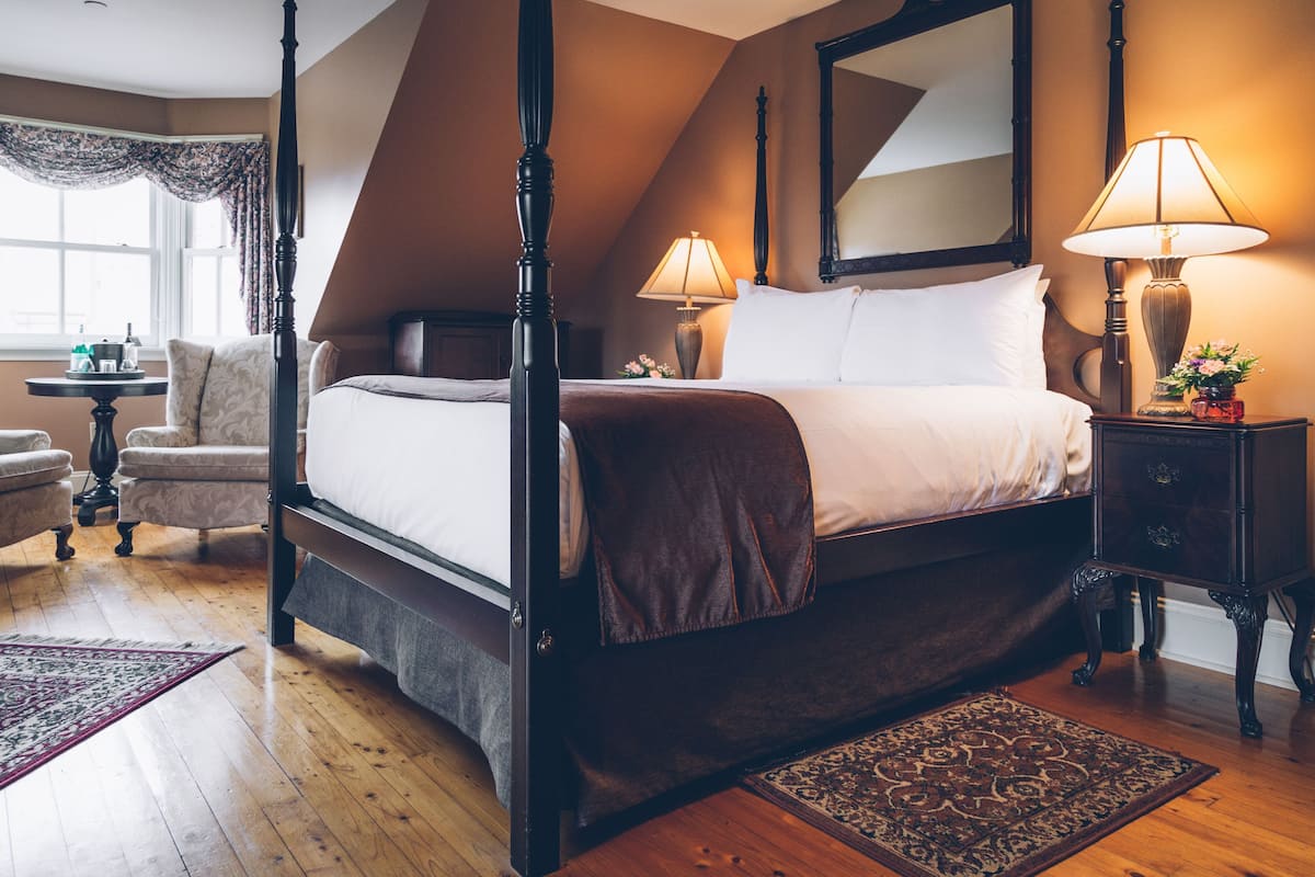 Premium bedding, down duvets, pillow-top beds, minibar