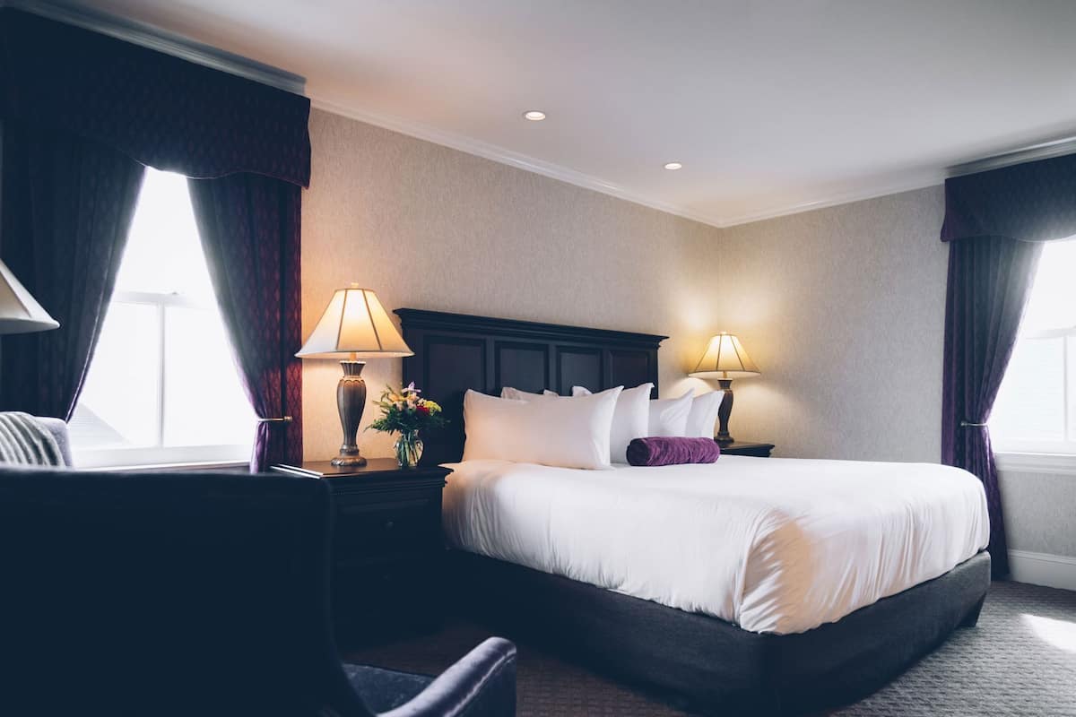 Ropa de cama de alta calidad, cubrecamas y colchones con pillow-top