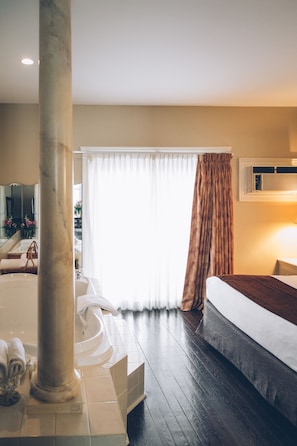 Suite romántica, 1 cama de matrimonio grande | Ropa de cama de alta calidad y edredones de plumas