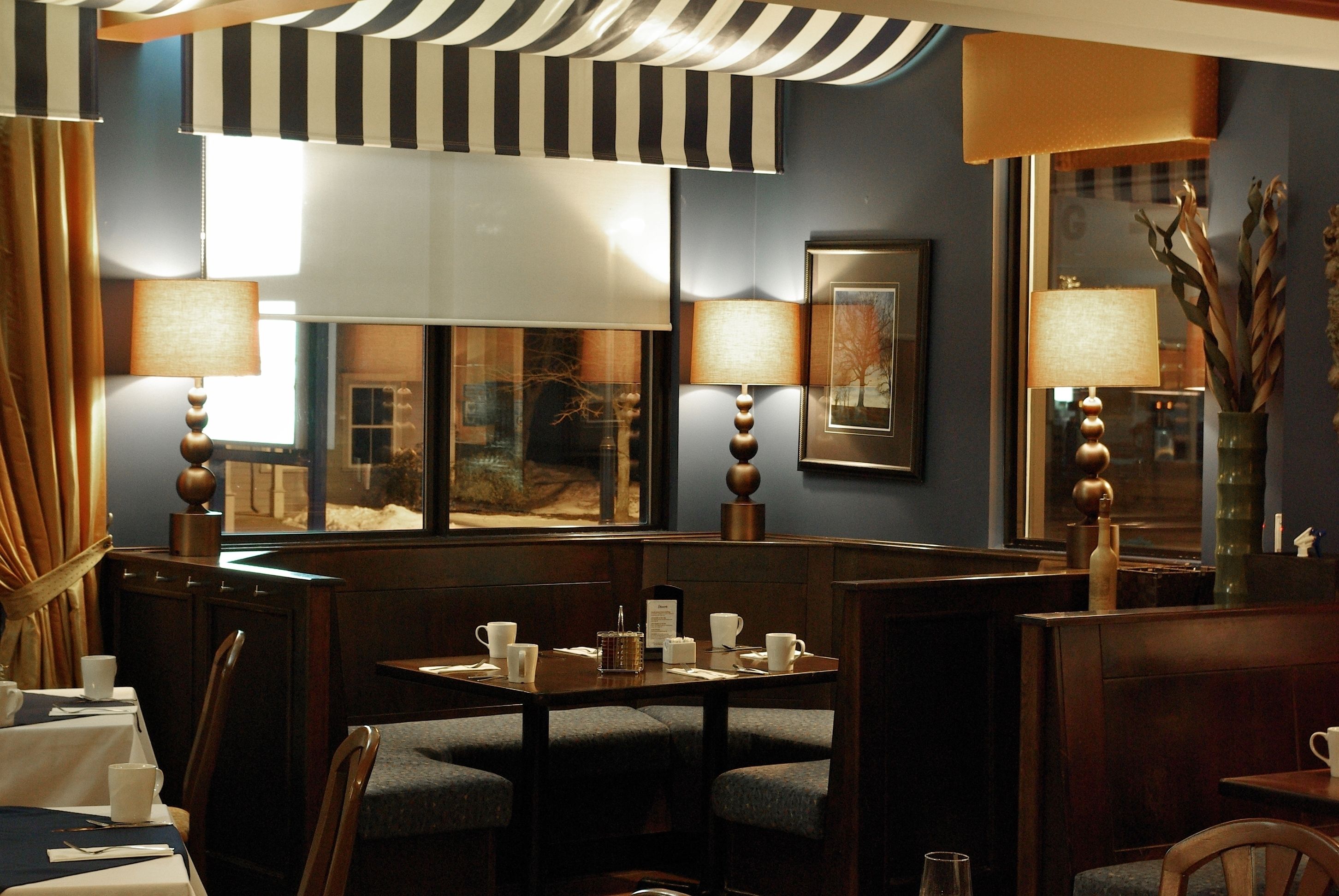 breakfast, lunch, dinner served; american cuisine