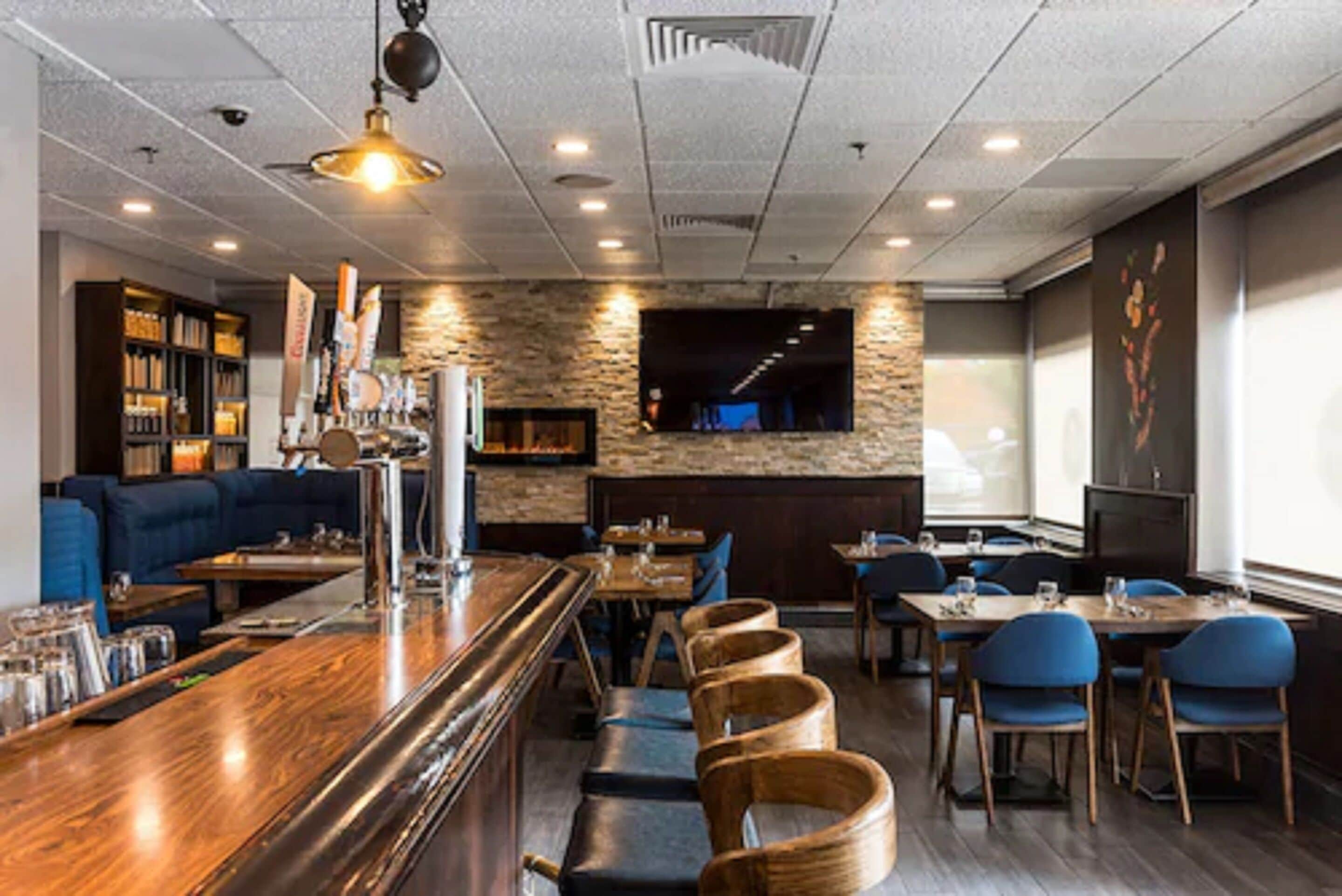 Breakfast, lunch and dinner served