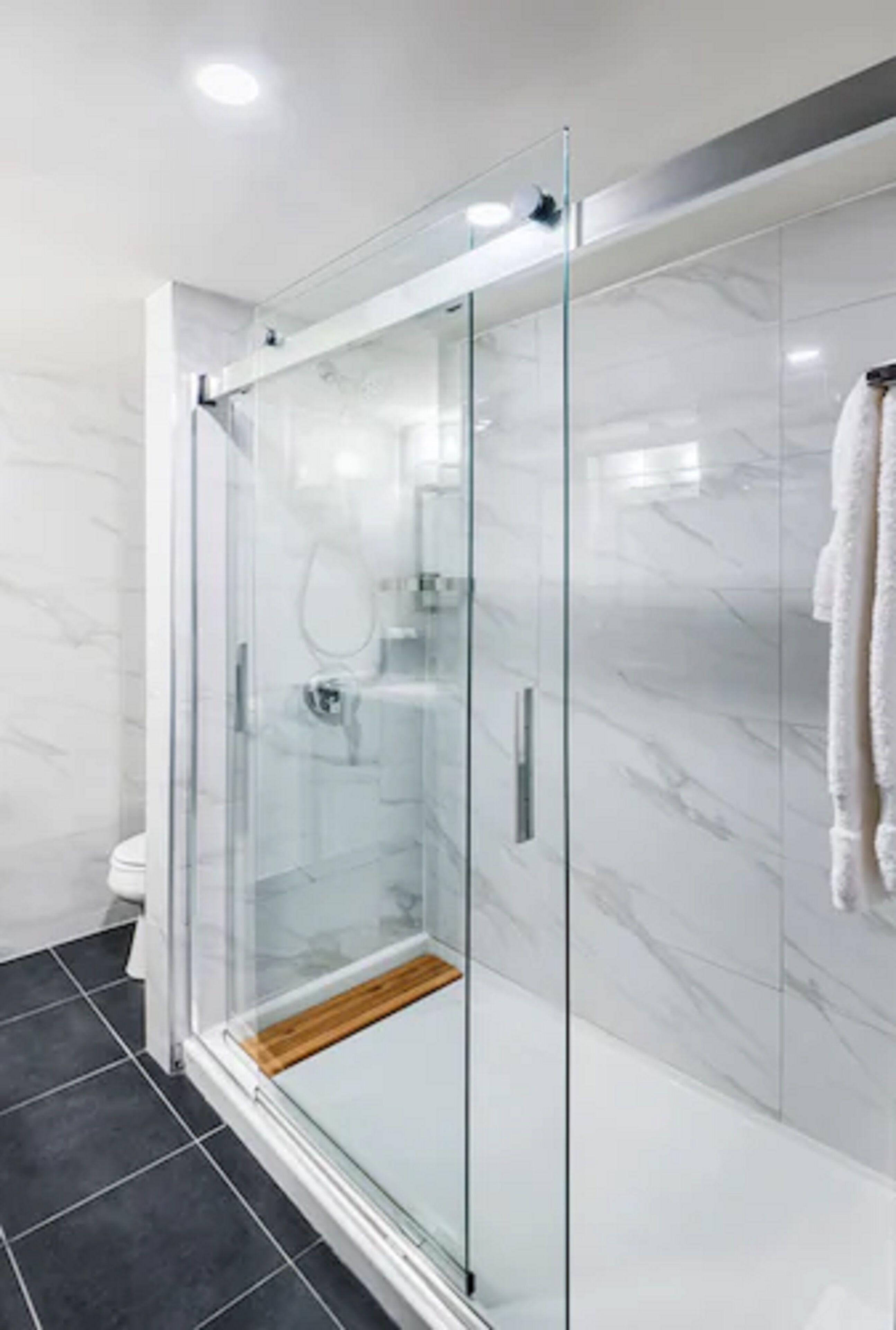 Photo - Ottawa Embassy Hotel & Suites