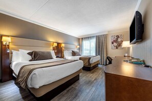 1 bedroom, memory foam beds, desk, laptop workspace