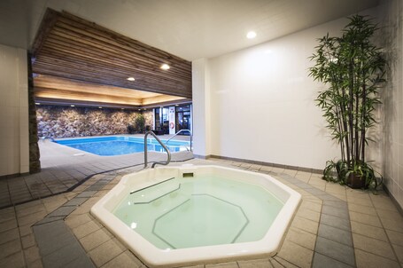 Bañera de hidromasaje interior