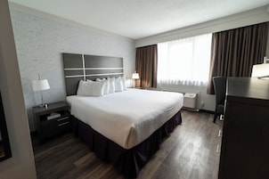 Deluxe Room, 1 King Bed | Premium bedding, down comforters, desk, laptop workspace