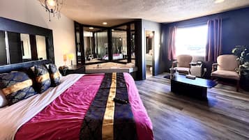 Executive Suite, One King Bed | Premium bedding, individually decorated, desk, blackout curtains