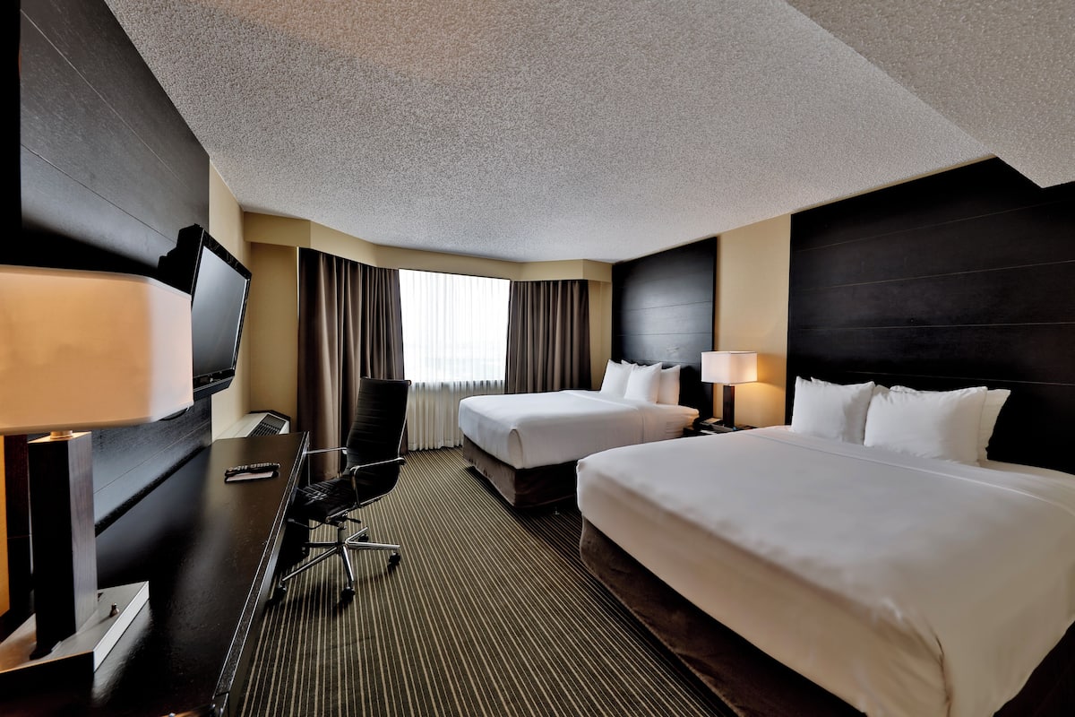 1 bedroom, desk, laptop workspace, blackout drapes