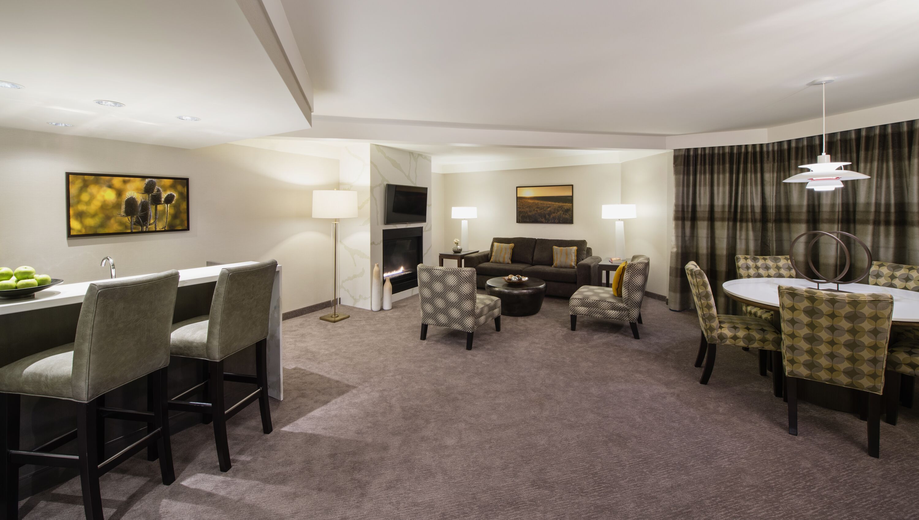executive suite | living area | flat-screen tv