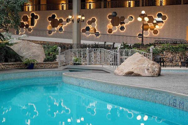 Piscine intérieure