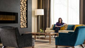 Coin salon dans le hall