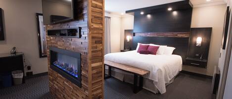 Presidential Suite, 1 King Bed, Jetted Tub (Multi-Jet shower) | Premium bedding, Select Comfort beds, desk, blackout drapes