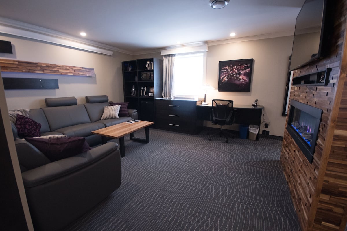 presidential suite, 1 king bed, jetted tub (multi-jet shower) | 1 bedroom, premium bedding, select comfort beds, desk