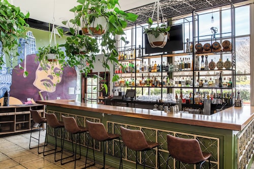 ALO ホテル バイ エアーズ, オレンジ