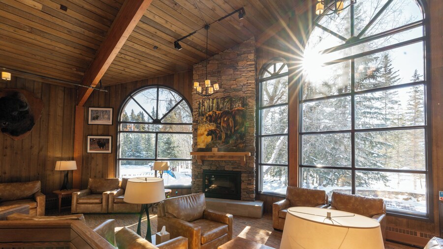 Lake Louise Inn