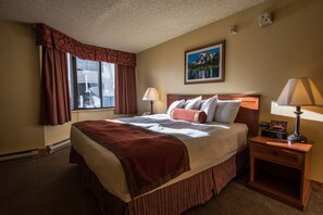 Room, Multiple Beds (Whetstone) | In-room safe, iron/ironing board, free cribs/infant beds, free WiFi - The Grand Lodge, A Vail Resorts Property (Crested Butte)
