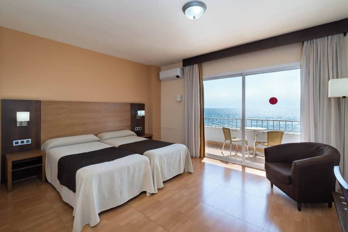 Minibar, in-room safe, desk, blackout curtains