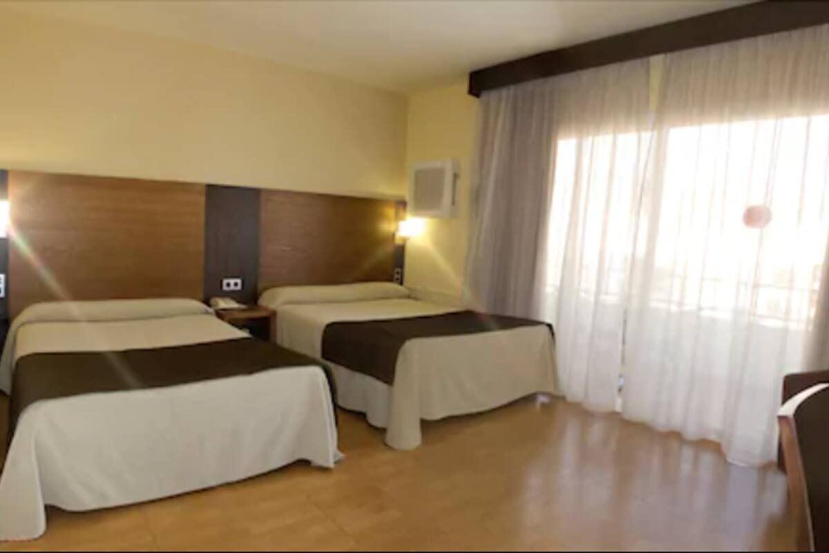 Minibar, in-room safe, desk, blackout curtains