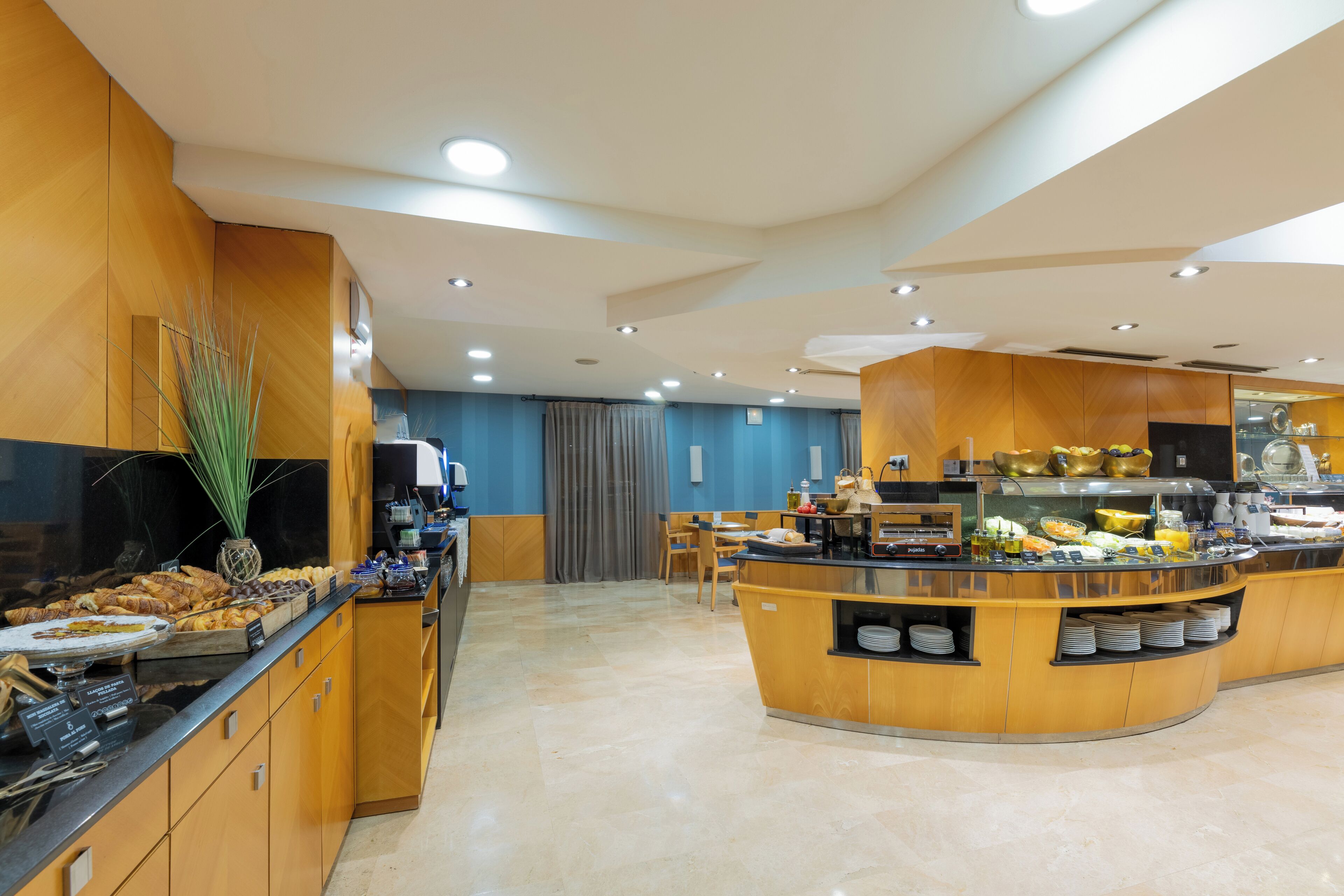 daily buffet breakfast (eur 14 per person)