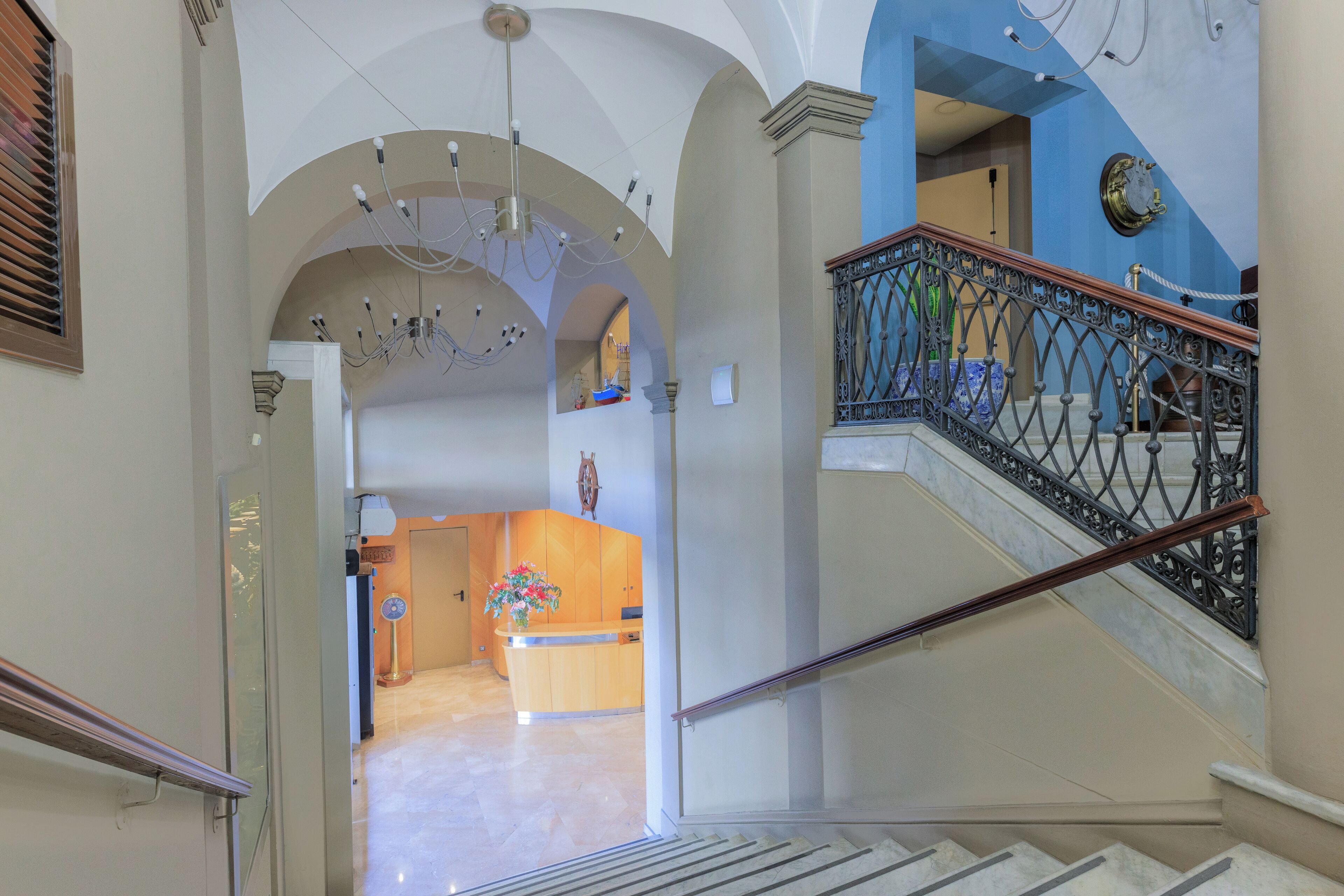 handrails in hallways