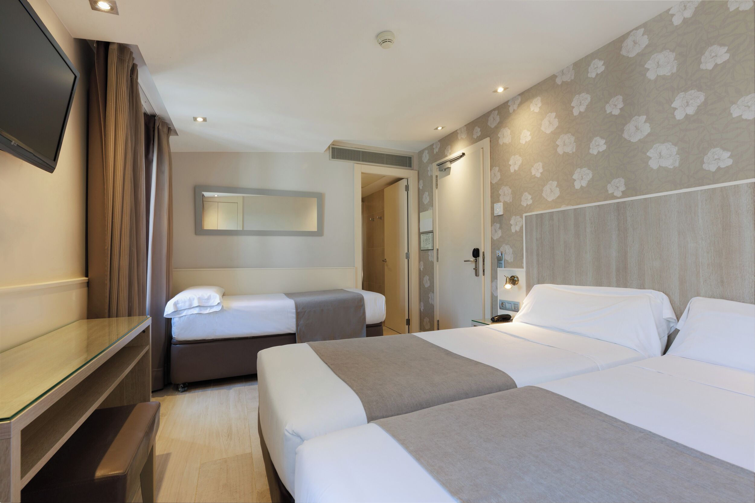 1 bedroom, down duvets, in-room safe, desk