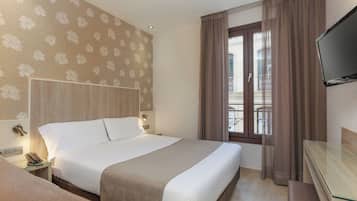 Daunenbettdecken, Zimmersafe, Schreibtisch