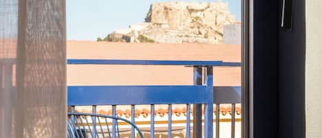 Standard-Doppelzimmer, Balkon | 1 Schlafzimmer, Pillowtop-Betten, Schreibtisch