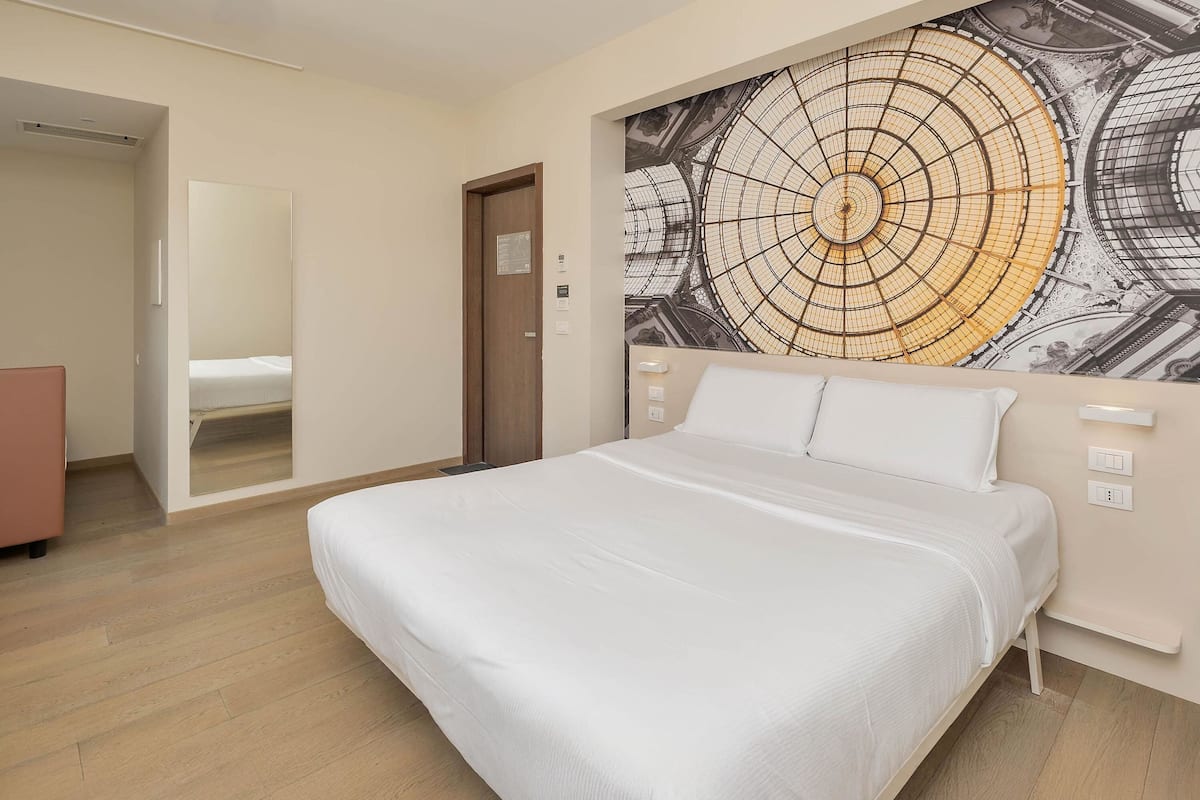 Tremannsrom – standard, ikke-røyk | Safe på rommet, skrivebord og skrivebord for bærbar PC