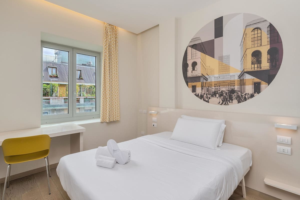 Enkeltrom – superior, ikke-røyk | Safe på rommet, skrivebord og skrivebord for bærbar PC