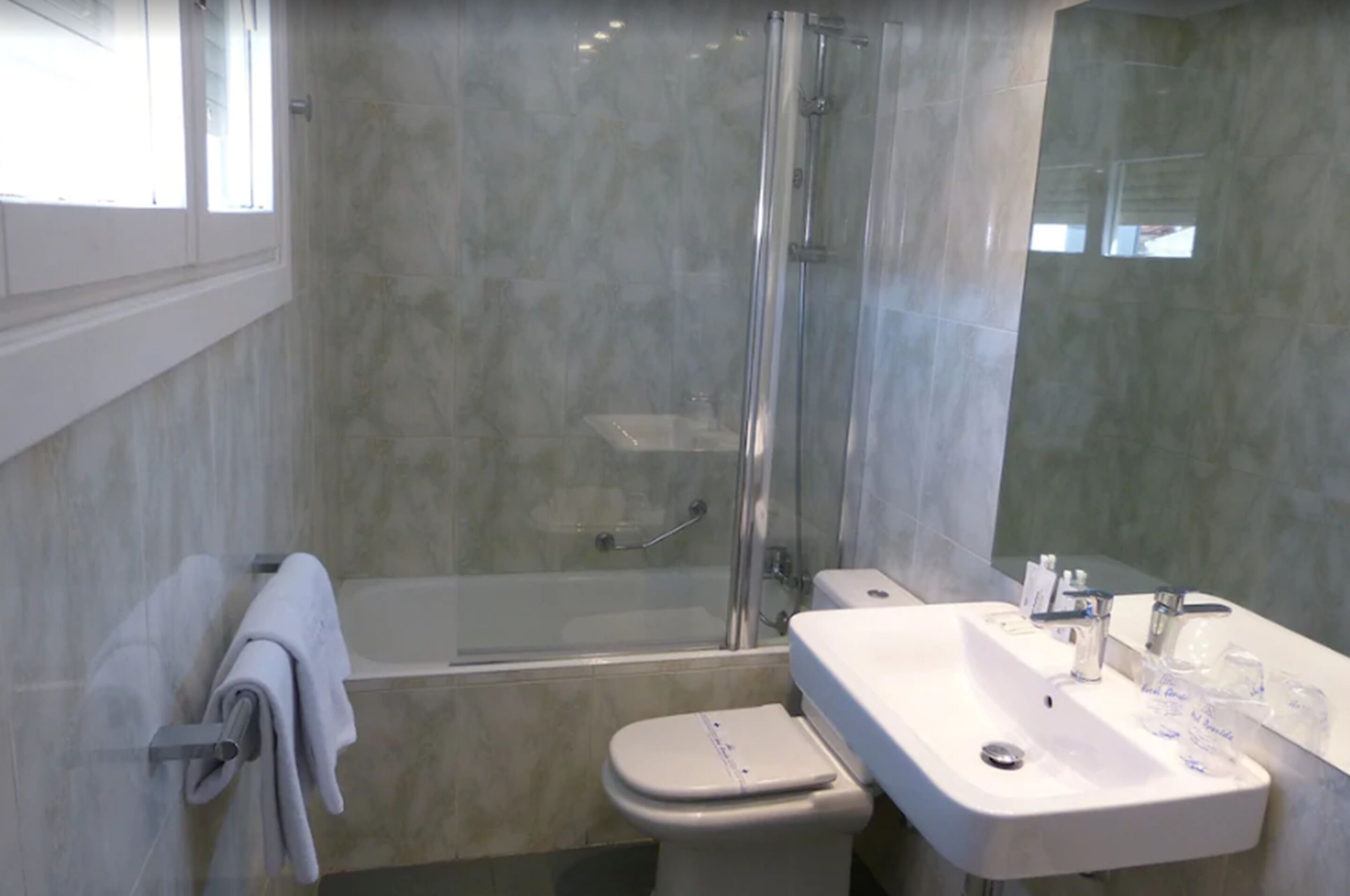 in-room safe, desk, free wifi, wheelchair access