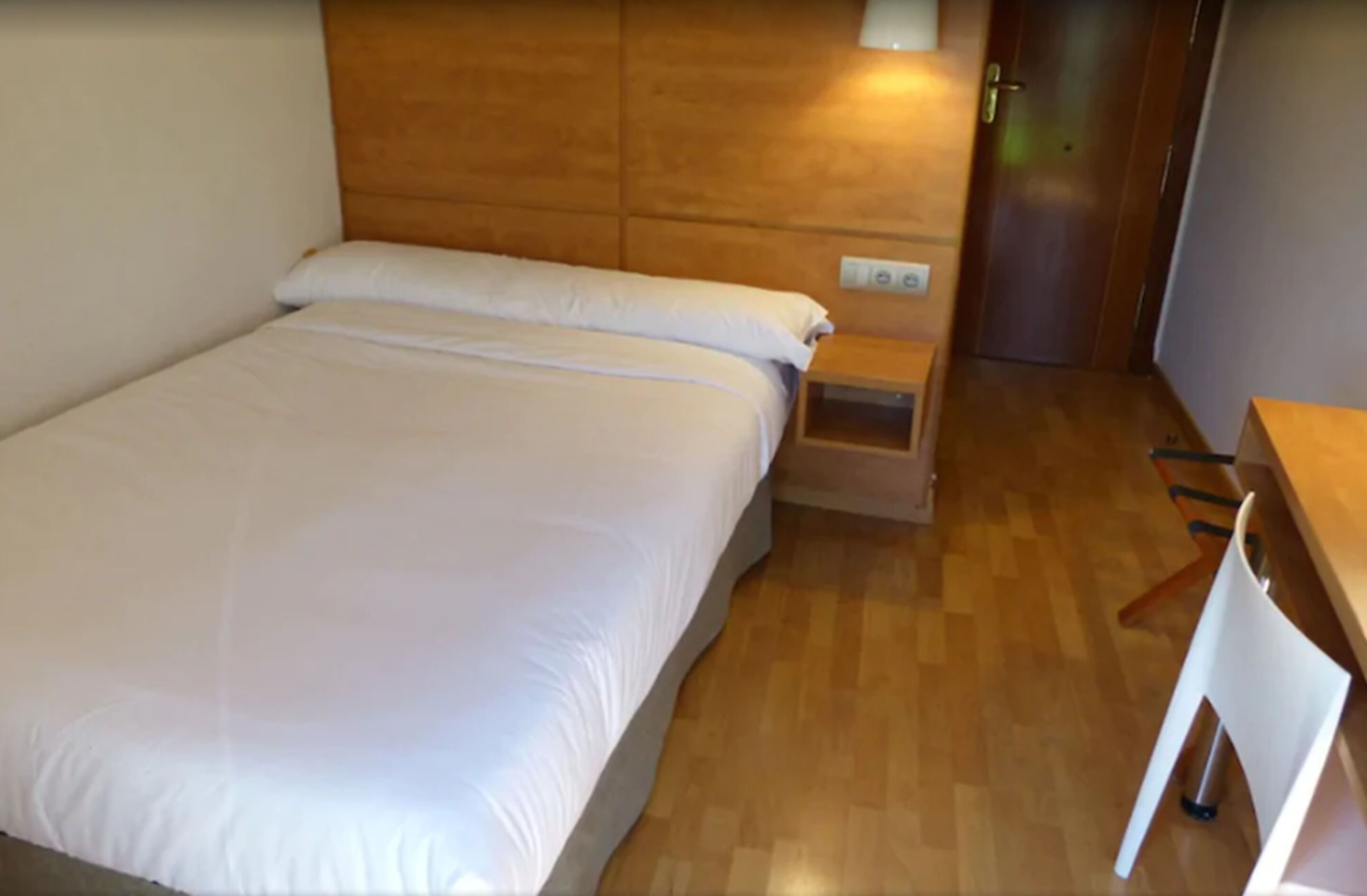 in-room safe, desk, free wifi, wheelchair access