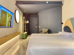 Minibar, cortinas blackout, wifi gratis y ropa de cama 