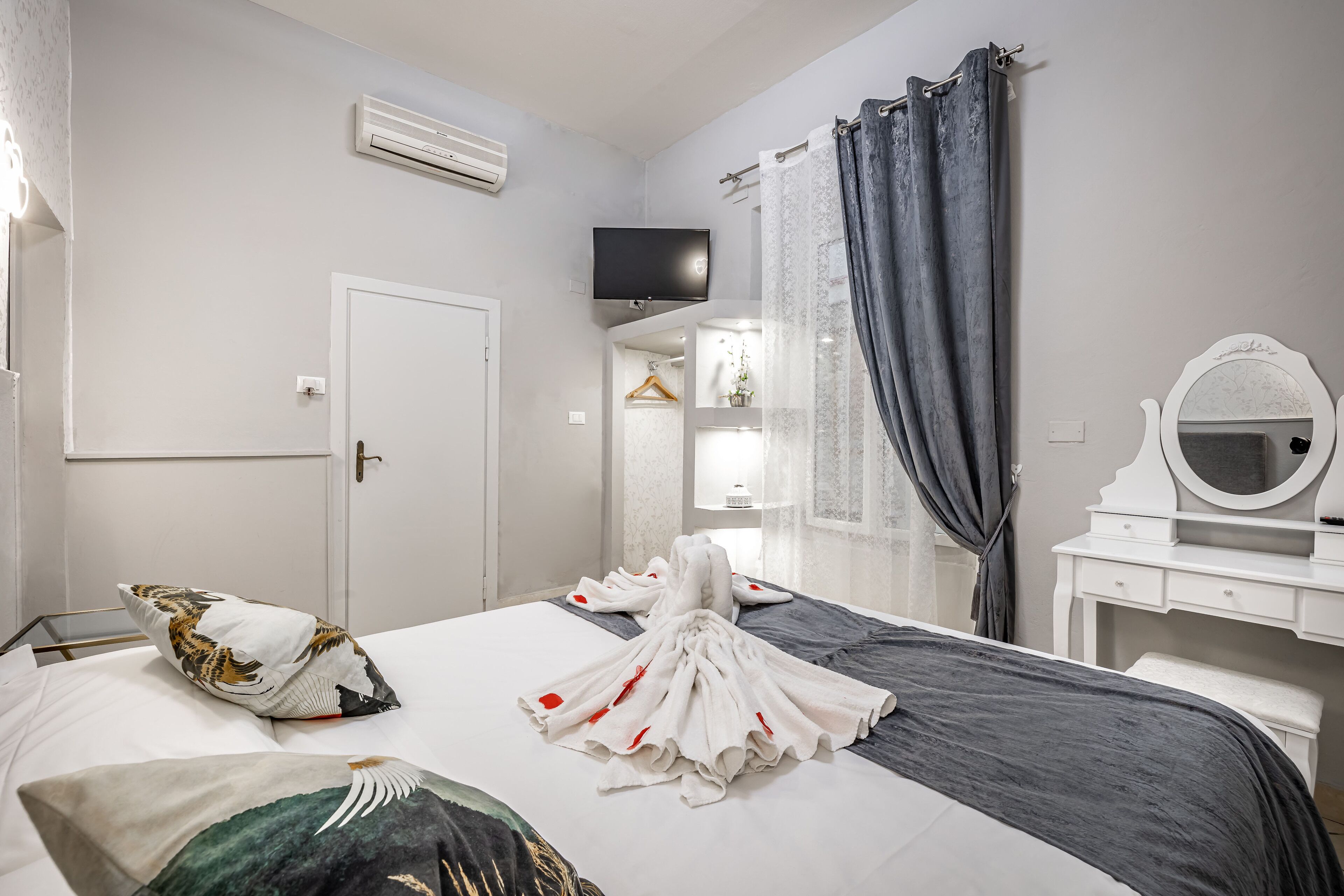 Phòng đôi Economy, 1 giường cỡ queen | Két bảo mật tại phòng, màn/rèm cản sáng, phòng cách âm 