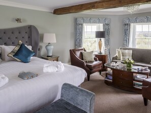 客房 | 低過敏寢具、客房內保險箱、書桌、熨斗/熨衣板