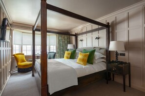 Hypo-allergenic bedding, individually decorated, individually furnished - The Falstaff Hotel (Canterbury)