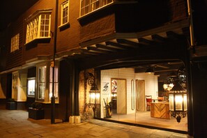 Front of property – evening/night - The Falstaff Hotel (Canterbury)