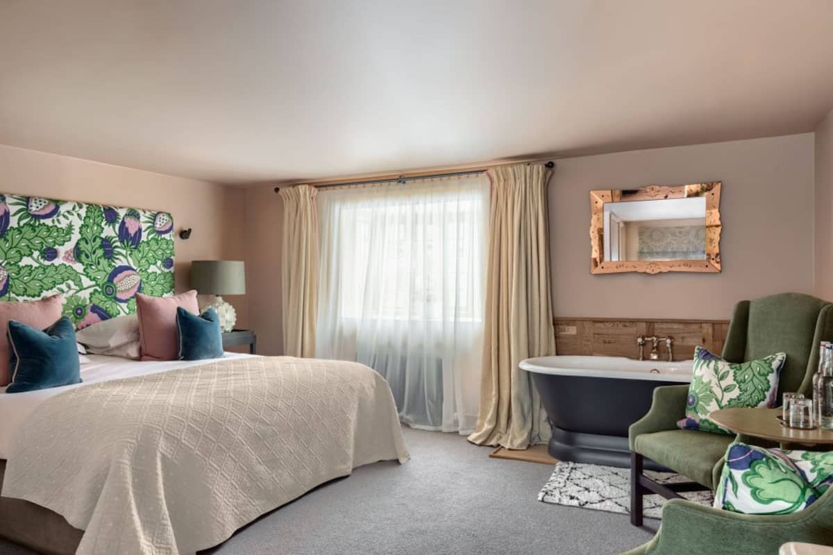 Luxe kamer | Hypoallergeen beddengoed, individueel gedecoreerd