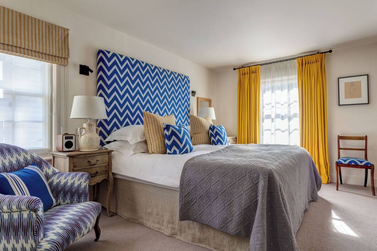 classic double room | hypo-allergenic bedding, individually decorated, individually furnished