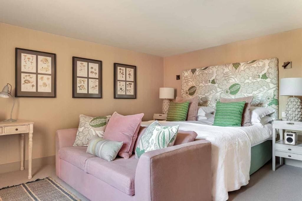 junior suite | hypo-allergenic bedding, individually decorated, individually furnished