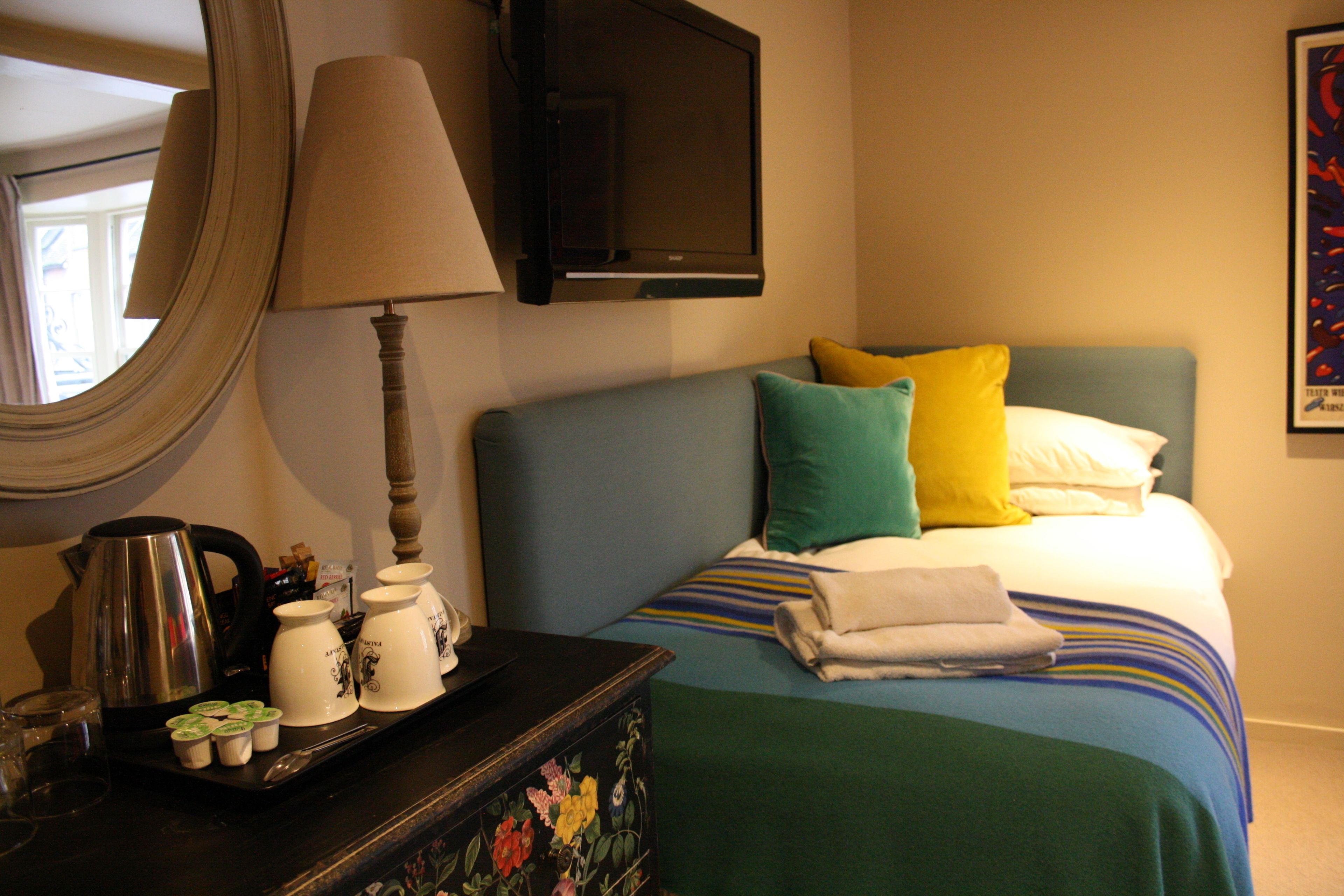 junior suite | hypo-allergenic bedding, individually decorated, individually furnished
