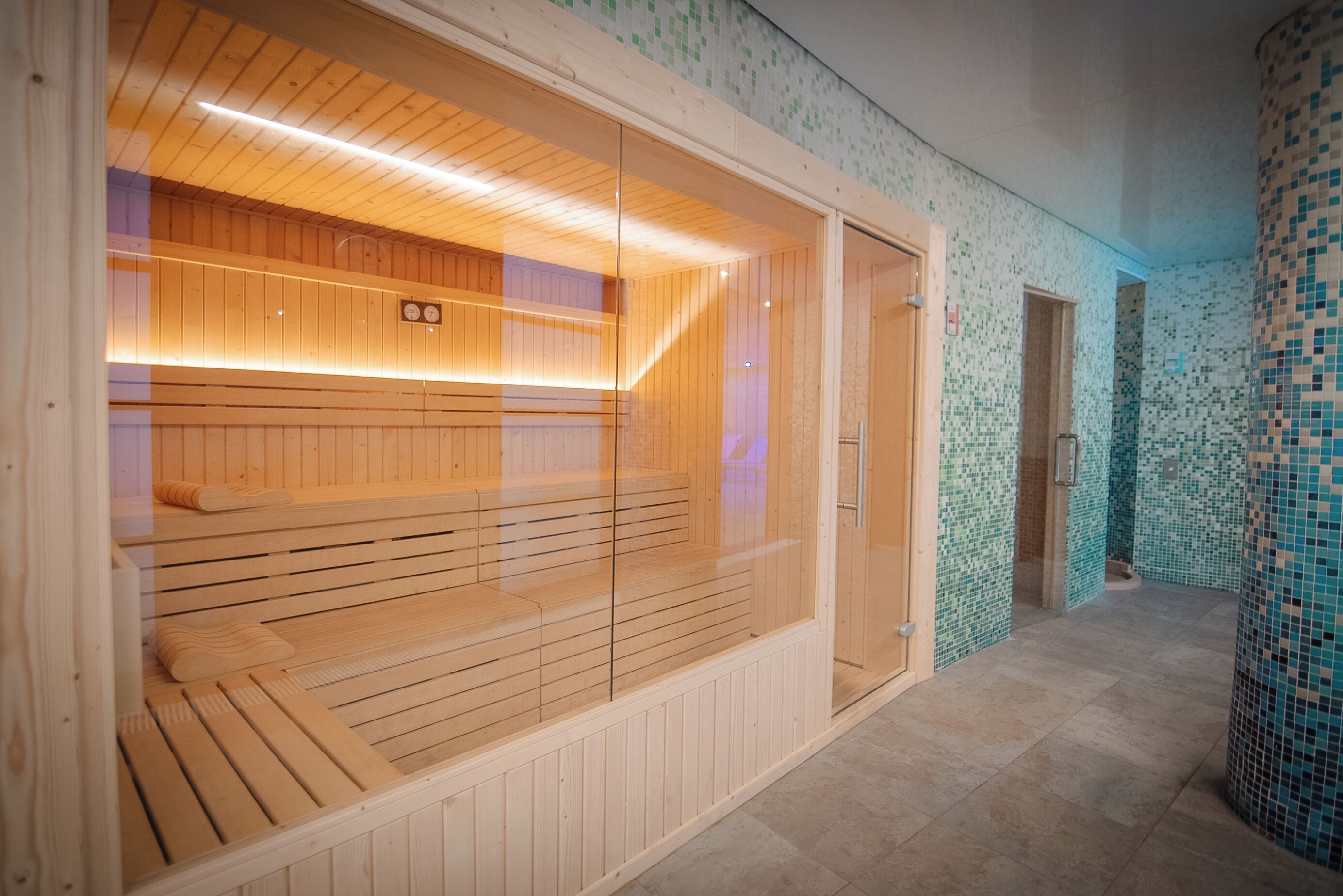 couples treatment room(s), sauna, hot tub, steam room