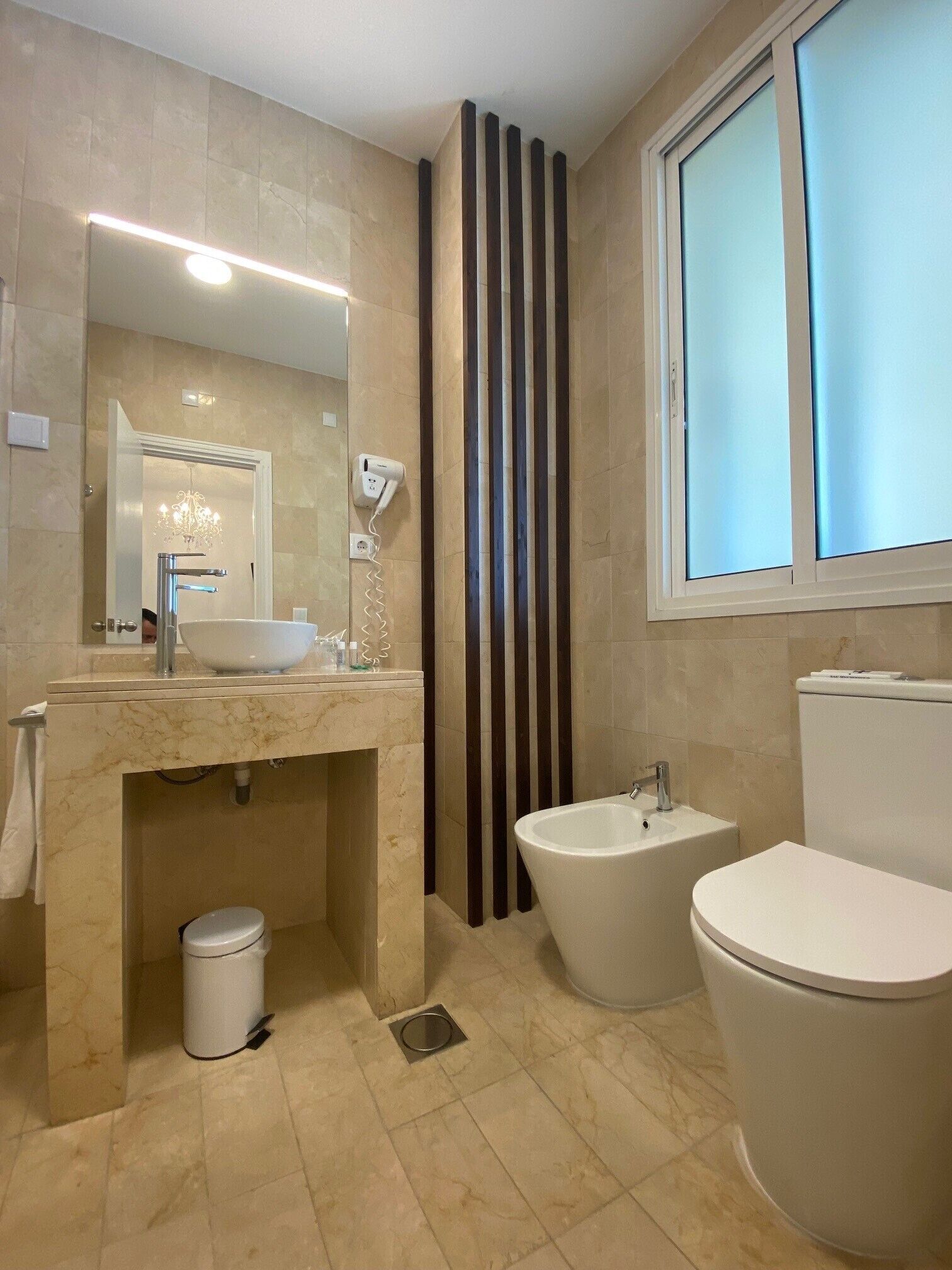 single room | bathroom | hair dryer, bidet, towels