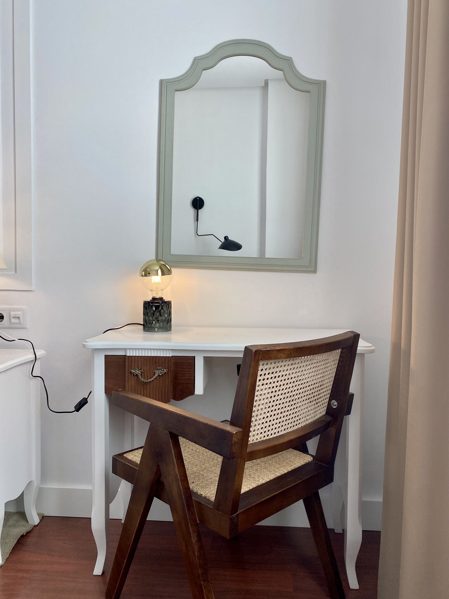 pillow-top beds, minibar, in-room safe, desk