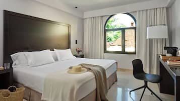 Standard Double Room | 2 bedrooms, minibar, in-room safe, desk