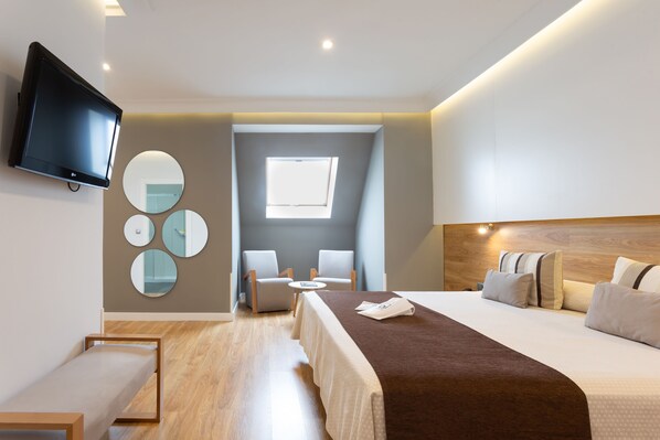 Chambre Double Standard | Draps en coton égyptien, literie de qualité supérieure, minibar