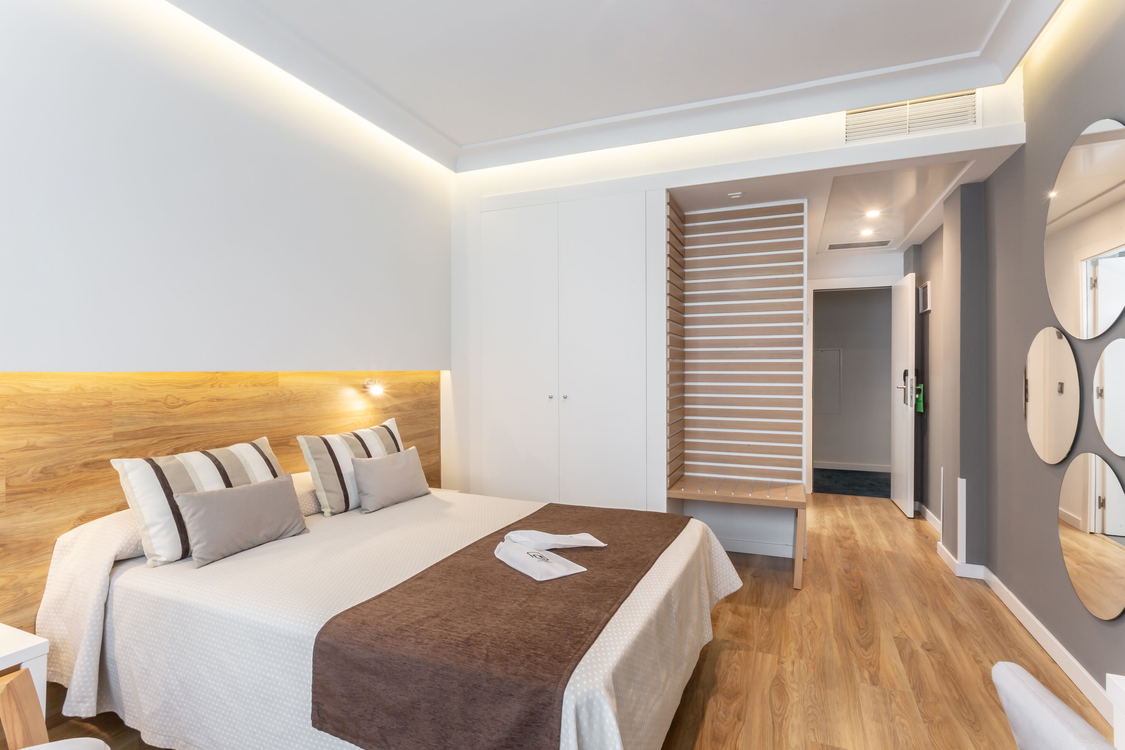 double room single use | 1 bedroom, egyptian cotton sheets, premium bedding, minibar